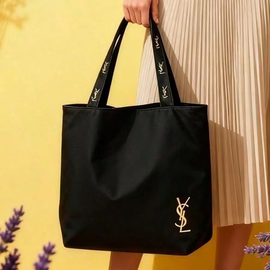Ysl Beauty Makeup - Yves Saint Laurent YSL’s bag Minimalist